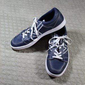 NWOT Vans Size 10 Leather Blue and White Low Rise Deluxe Comfort Ortholite Shoes